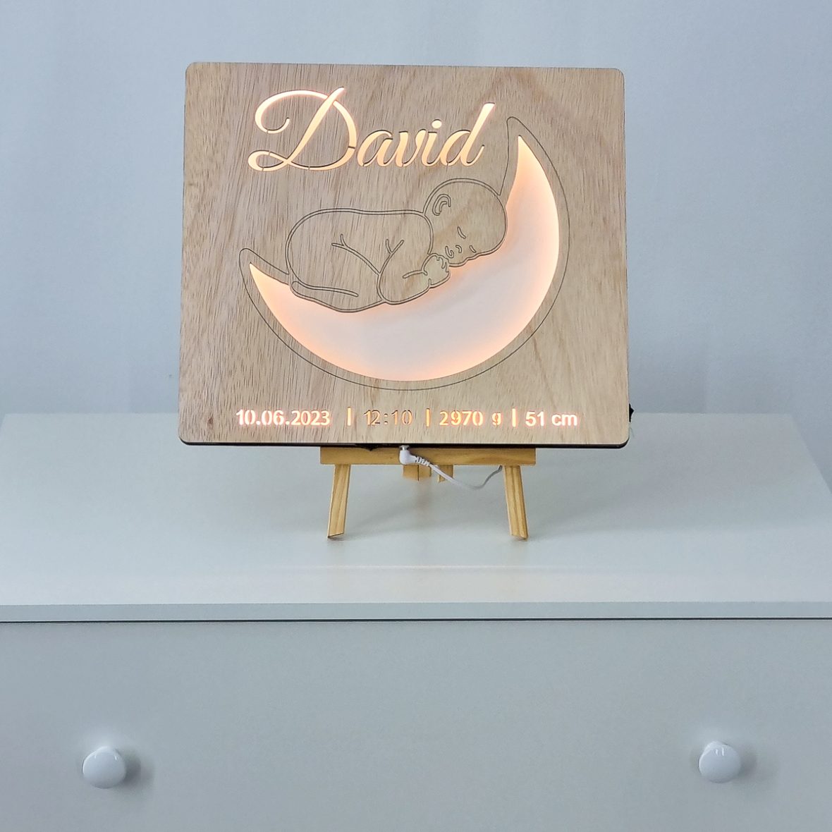 Lampa de veghe pentru noptiera – bebe pe luna