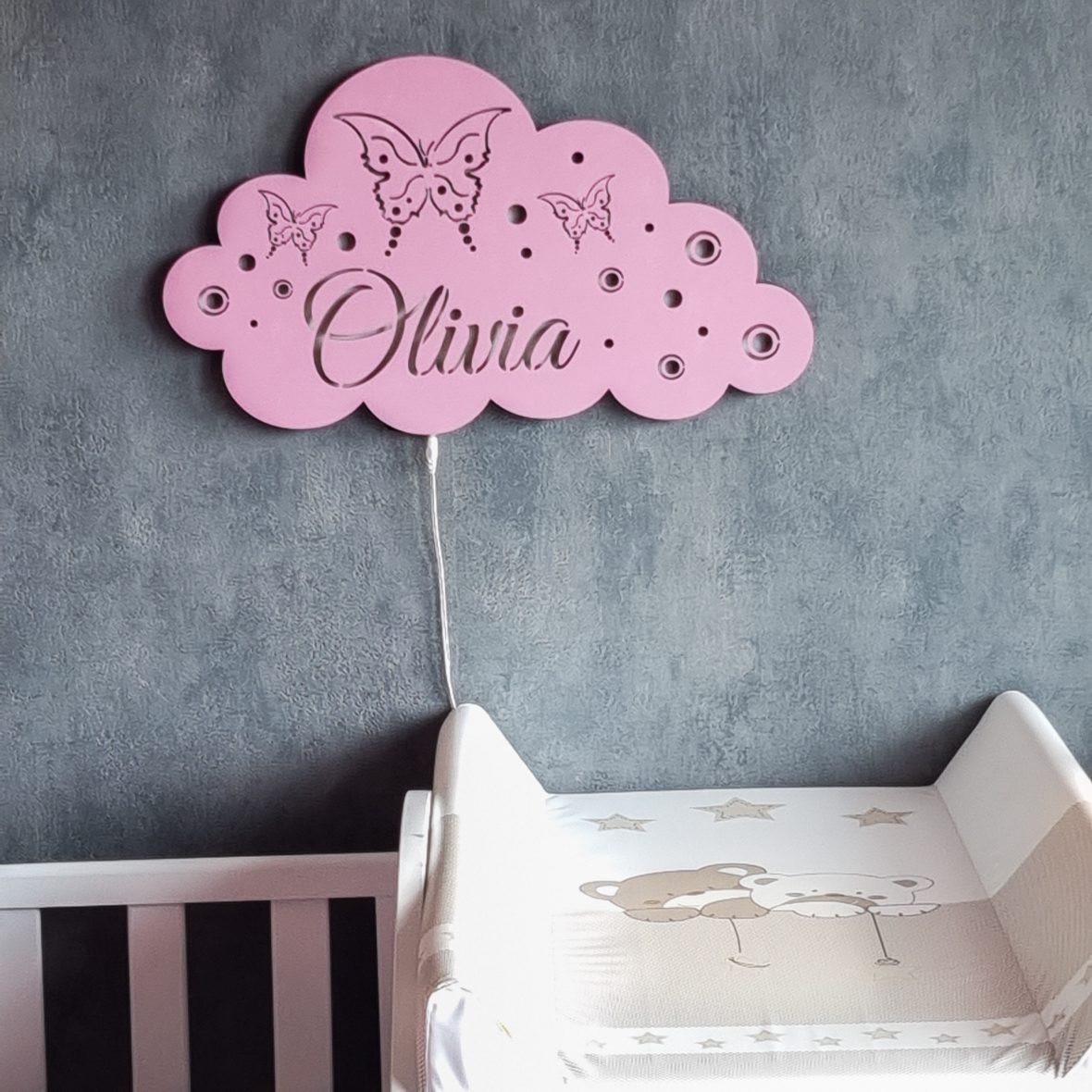 Lampa veghe personalizata cu nume si fluturasi – old lila