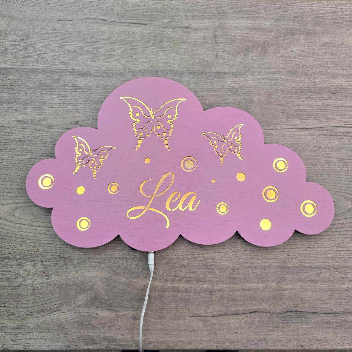 Lampa veghe personalizata cu nume si fluturasi – old lila