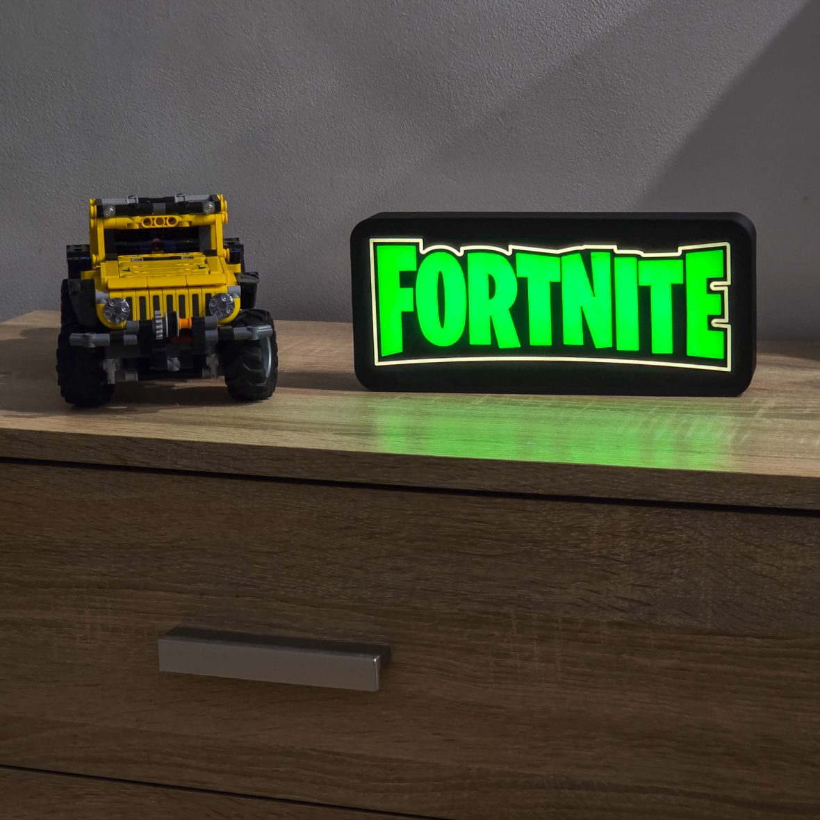 Lampa de veghe LED personalizată – Fortnite
