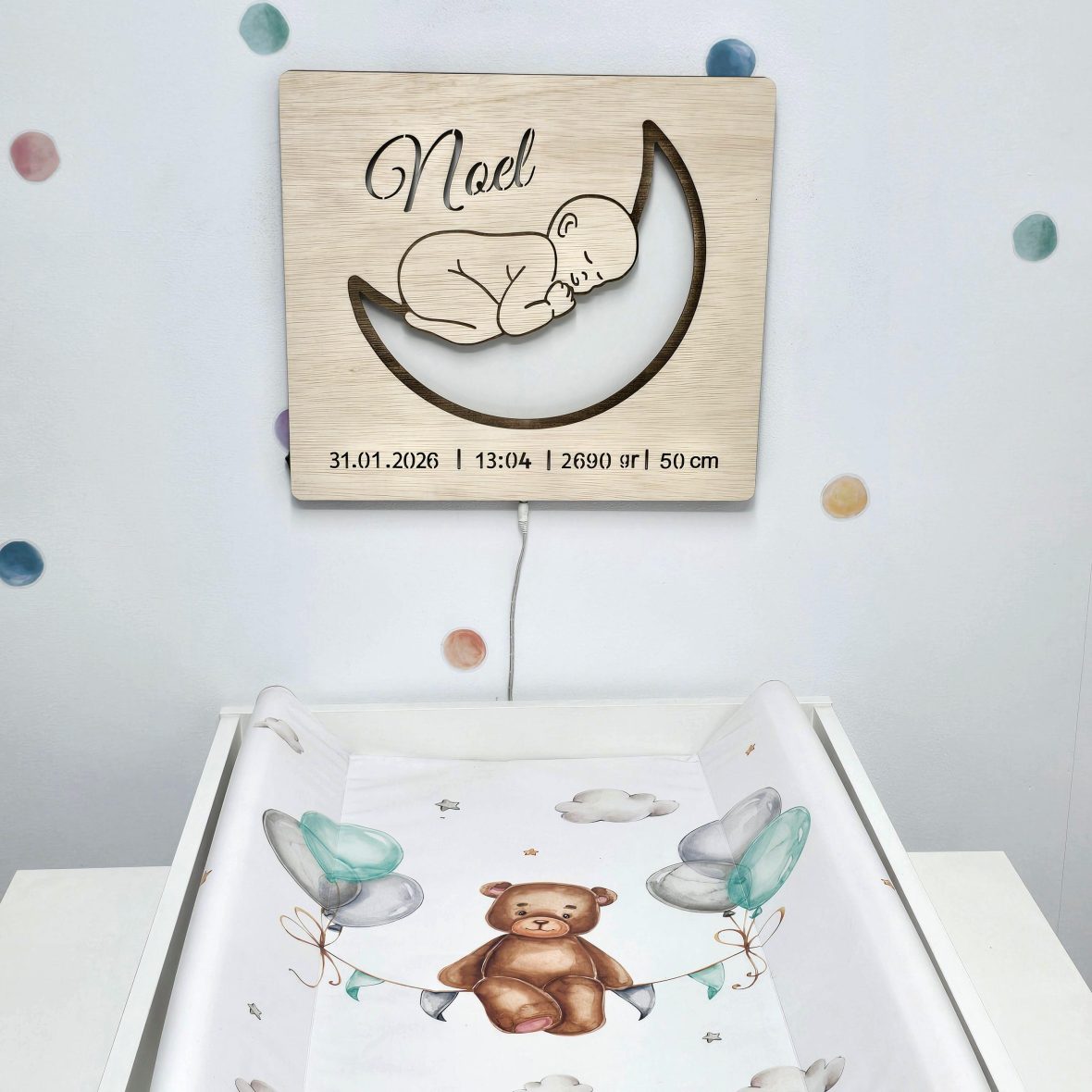Lampă de veghe personalizată pt bebeluși – Nume & datele nașterii