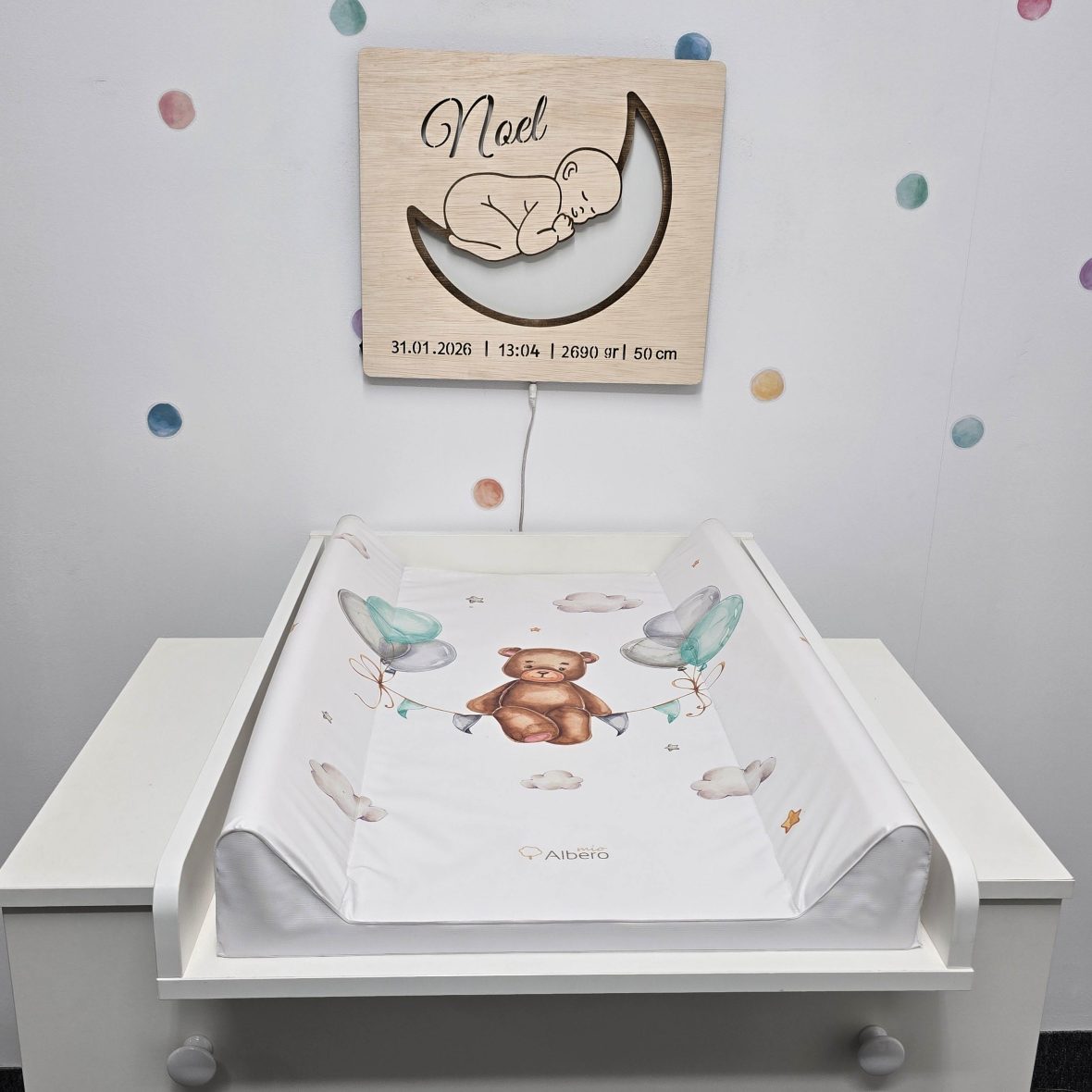 Lampă de veghe personalizată pt bebeluși – Nume & datele nașterii